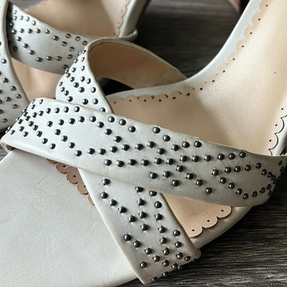 NWOT ZiGi Girl Jorjie 3” High Block Heel Sandal Off White Ankle Strap Studded